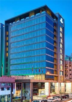 تور امارات (  دبی )  با پرواز ماهان اقامت در هتل Royal Continental Hotel 4 ستاره